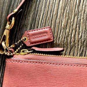 COACH Crossbody pocketbook EXCELLENT condition!